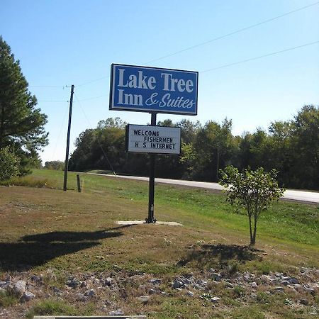 Lake Tree Inn & Suites ماريون المظهر الخارجي الصورة