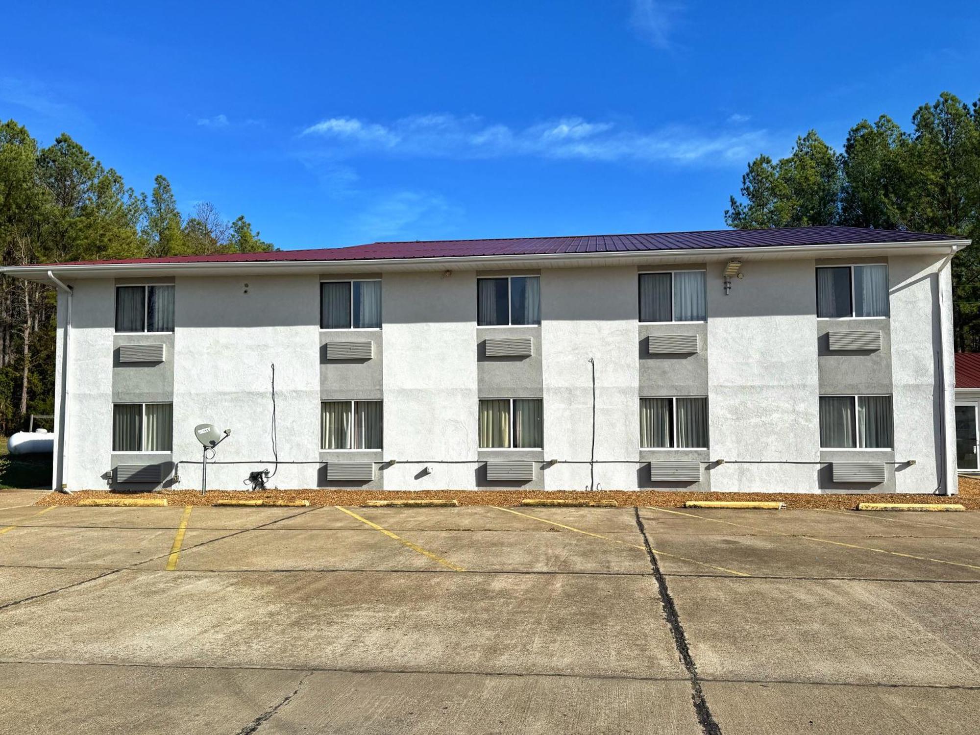 Lake Tree Inn & Suites ماريون المظهر الخارجي الصورة
