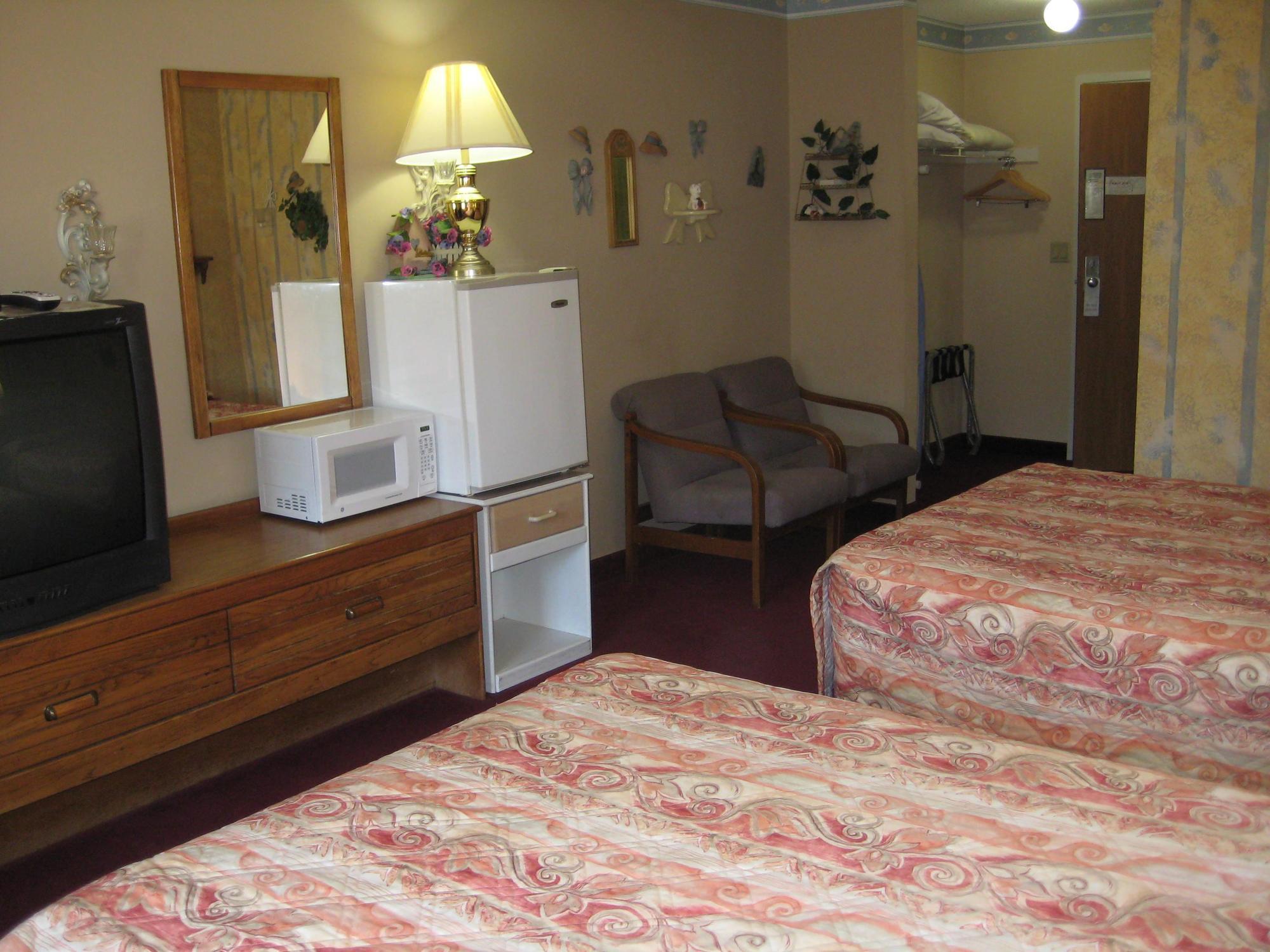 Lake Tree Inn & Suites ماريون المظهر الخارجي الصورة