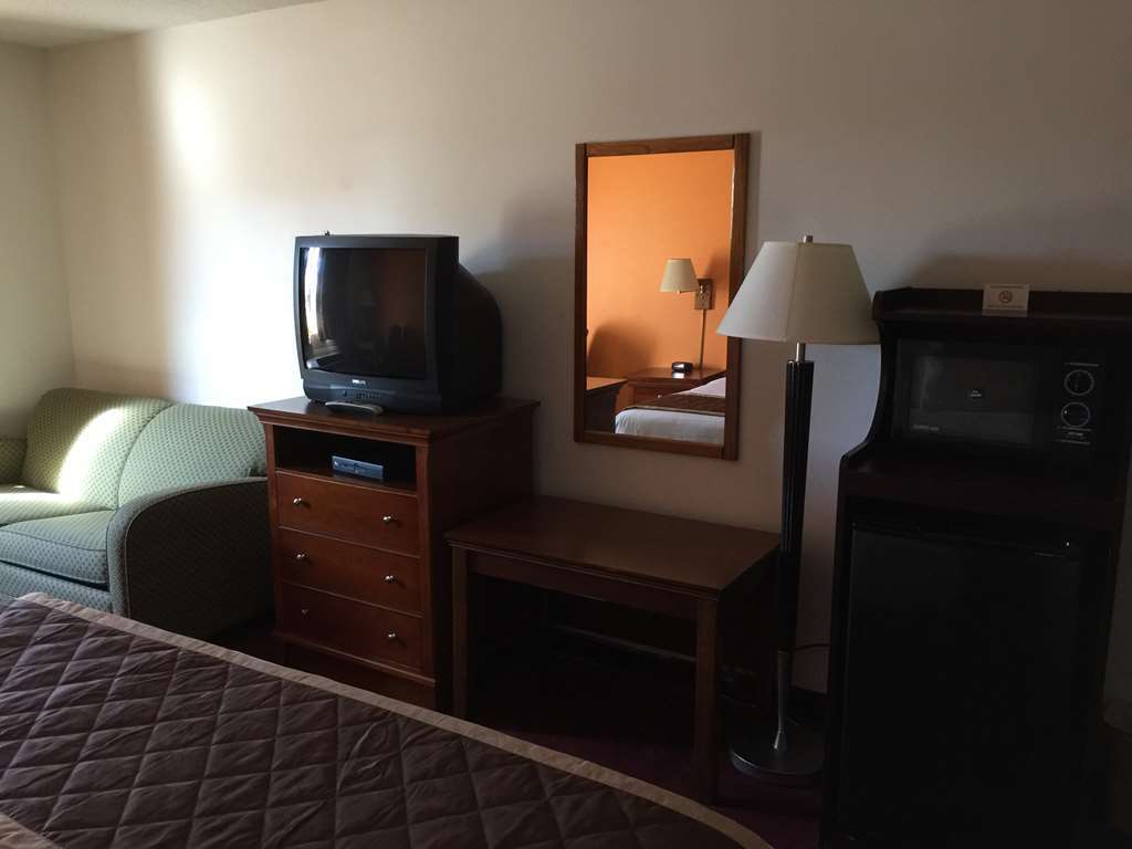 Lake Tree Inn & Suites ماريون الغرفة الصورة